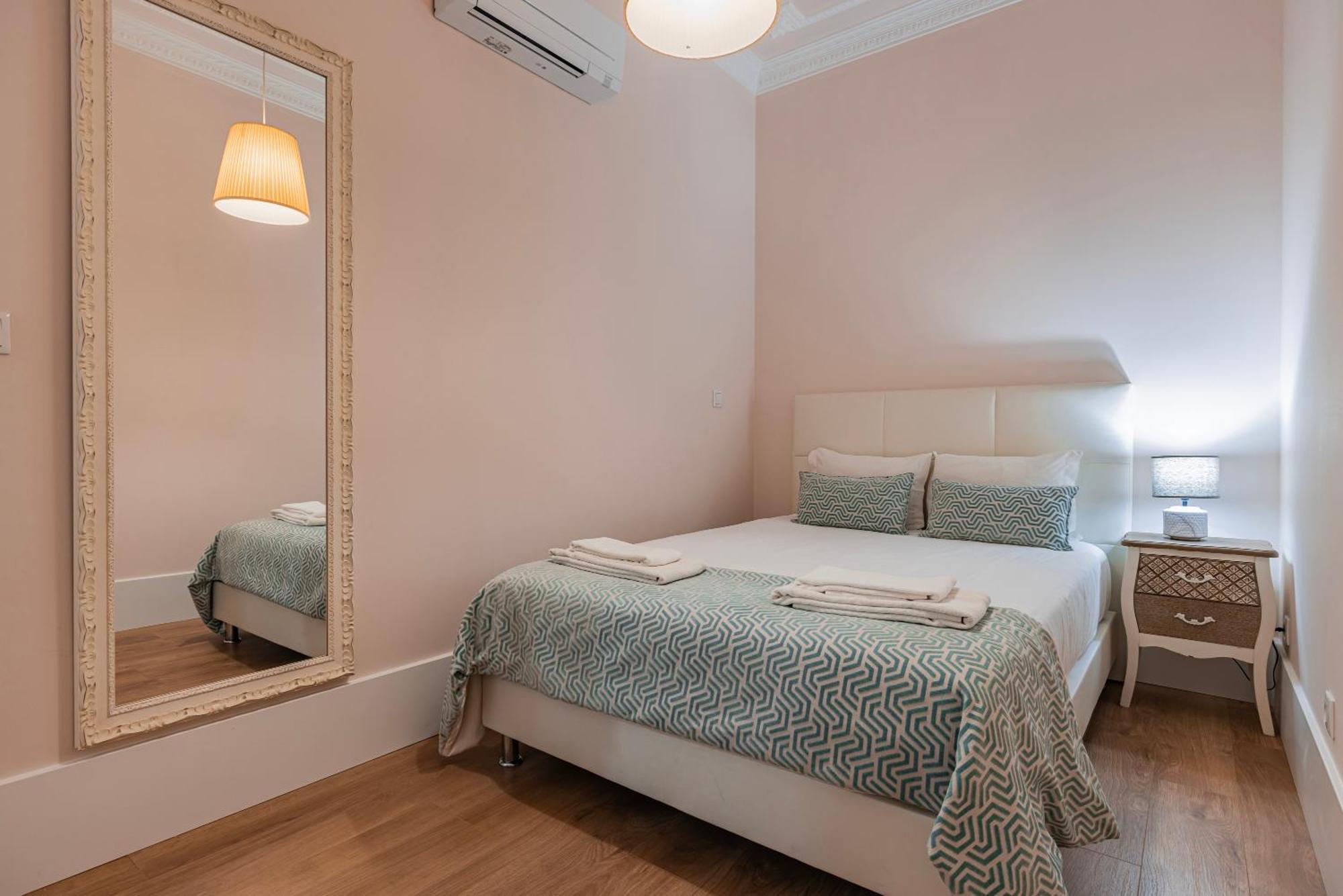 Apartamento Moderno Com Terraco Лиссабон Экстерьер фото
